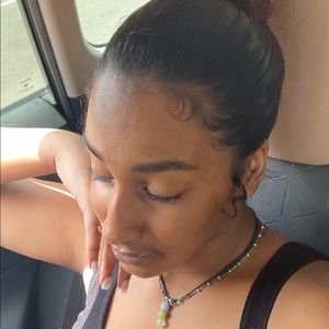 Meet your Posher, Roya